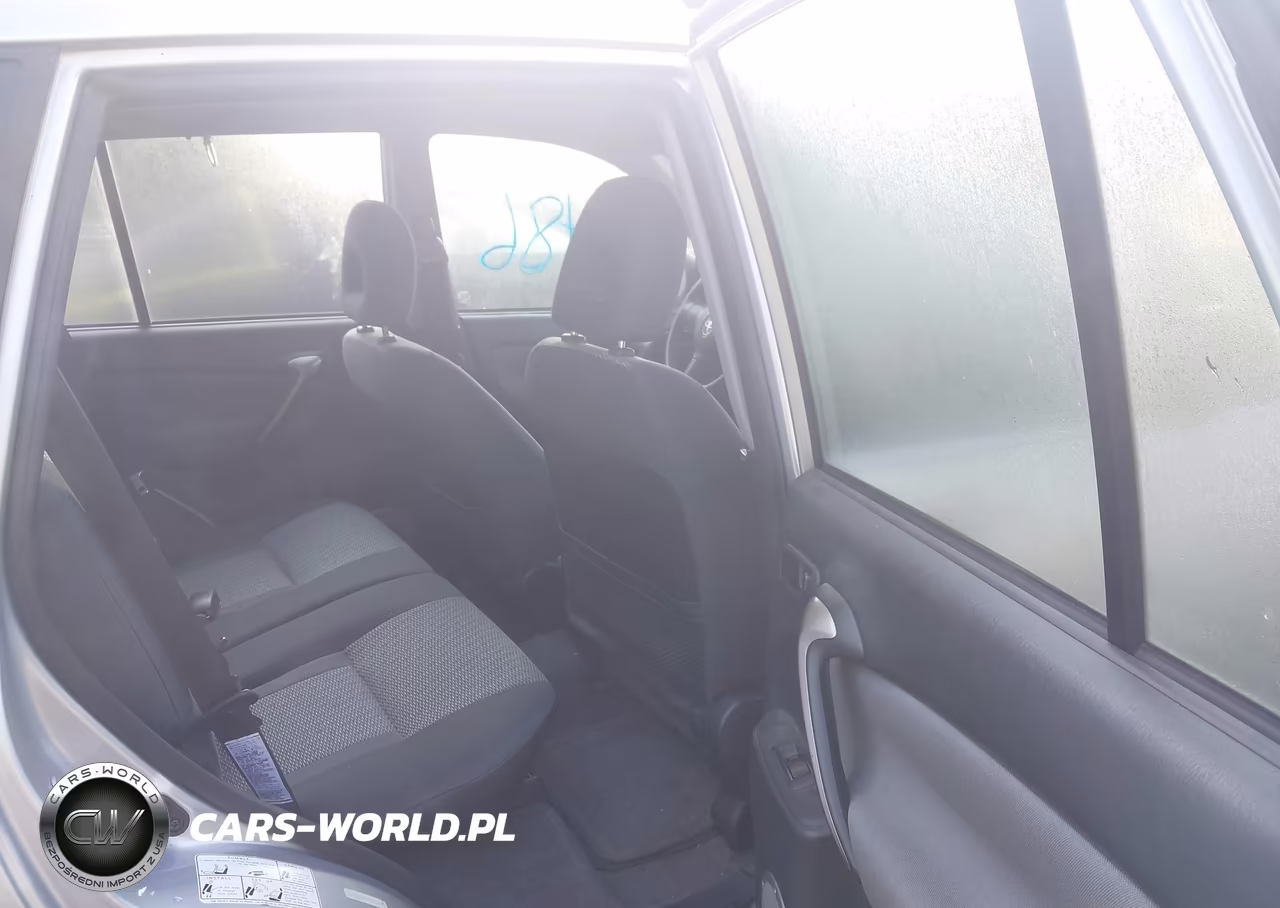 2004 Toyota Rav4 VIN:JTEGD20V740004798 - 8