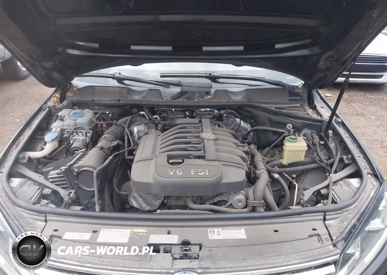 2015 Volkswagen Touareg V6 Lux VIN:WVGEF9BP2FD003384 - 10