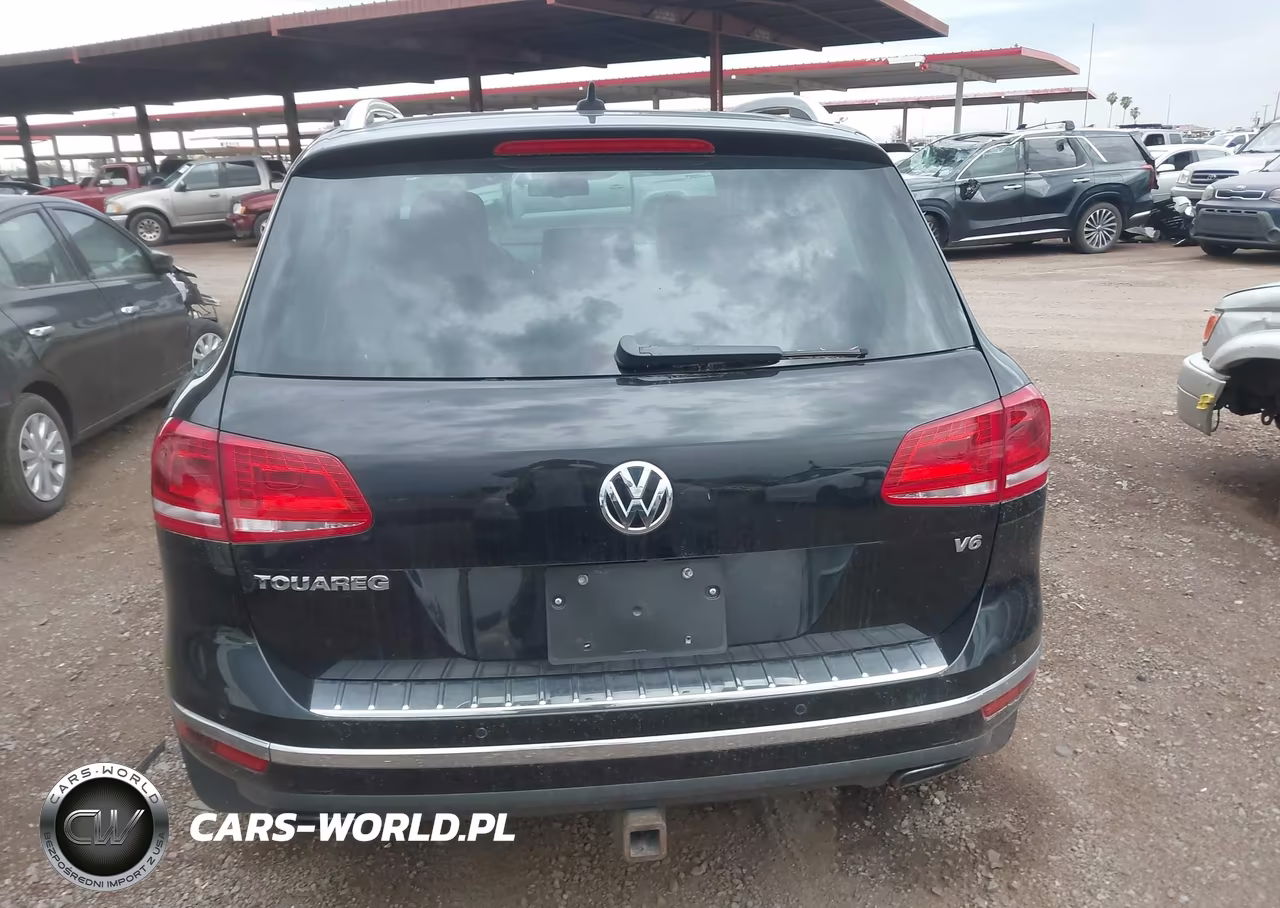 2015 Volkswagen Touareg V6 Lux VIN:WVGEF9BP2FD003384 - 16