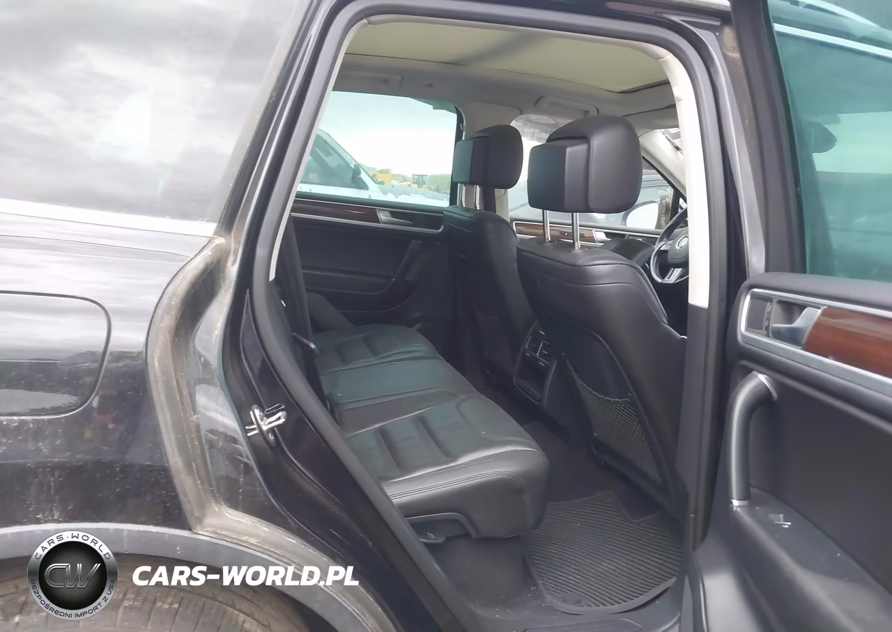 2015 Volkswagen Touareg V6 Lux VIN:WVGEF9BP2FD003384 - 8