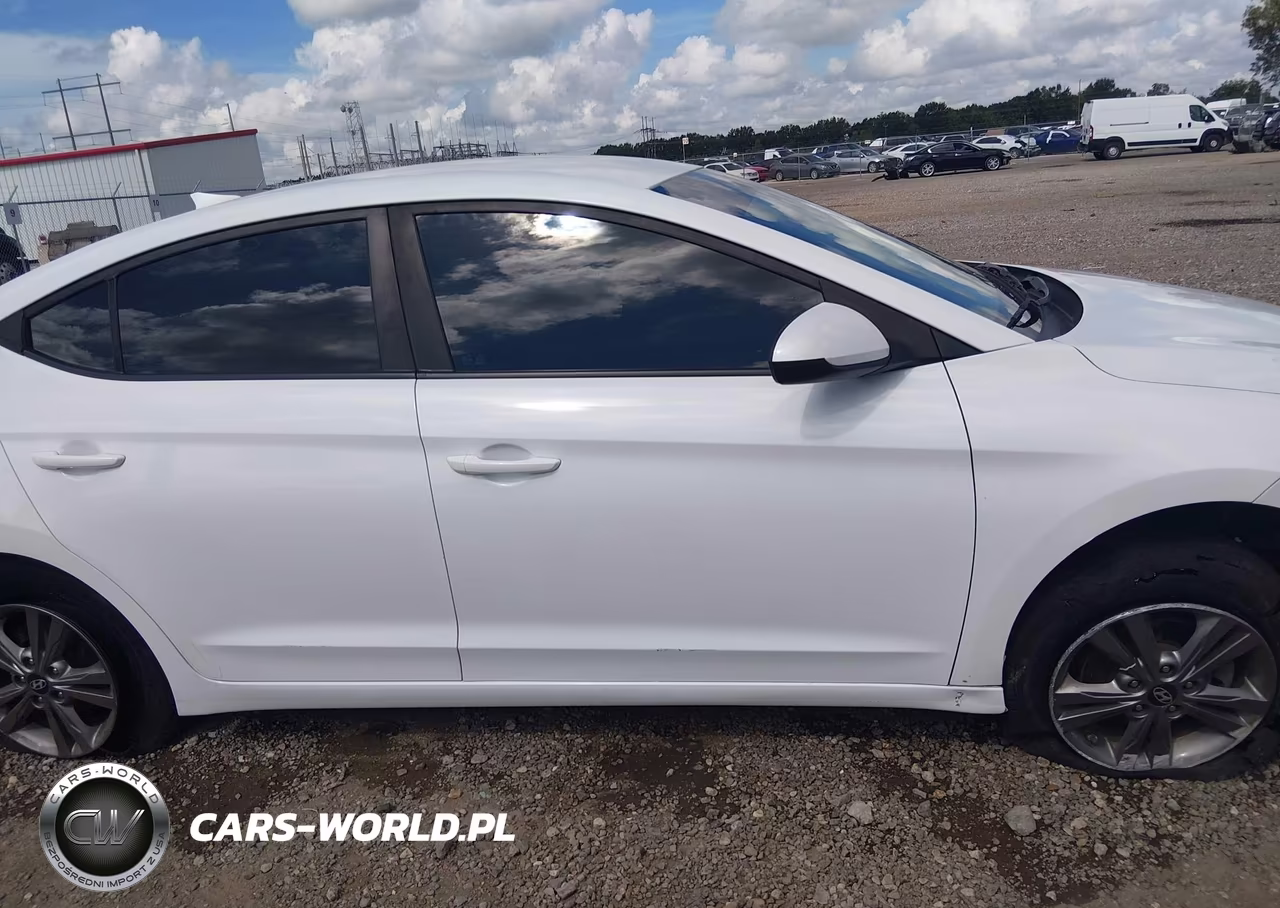 2018 Hyundai Elantra Sel VIN:5NPD84LF5JH254860 - 13