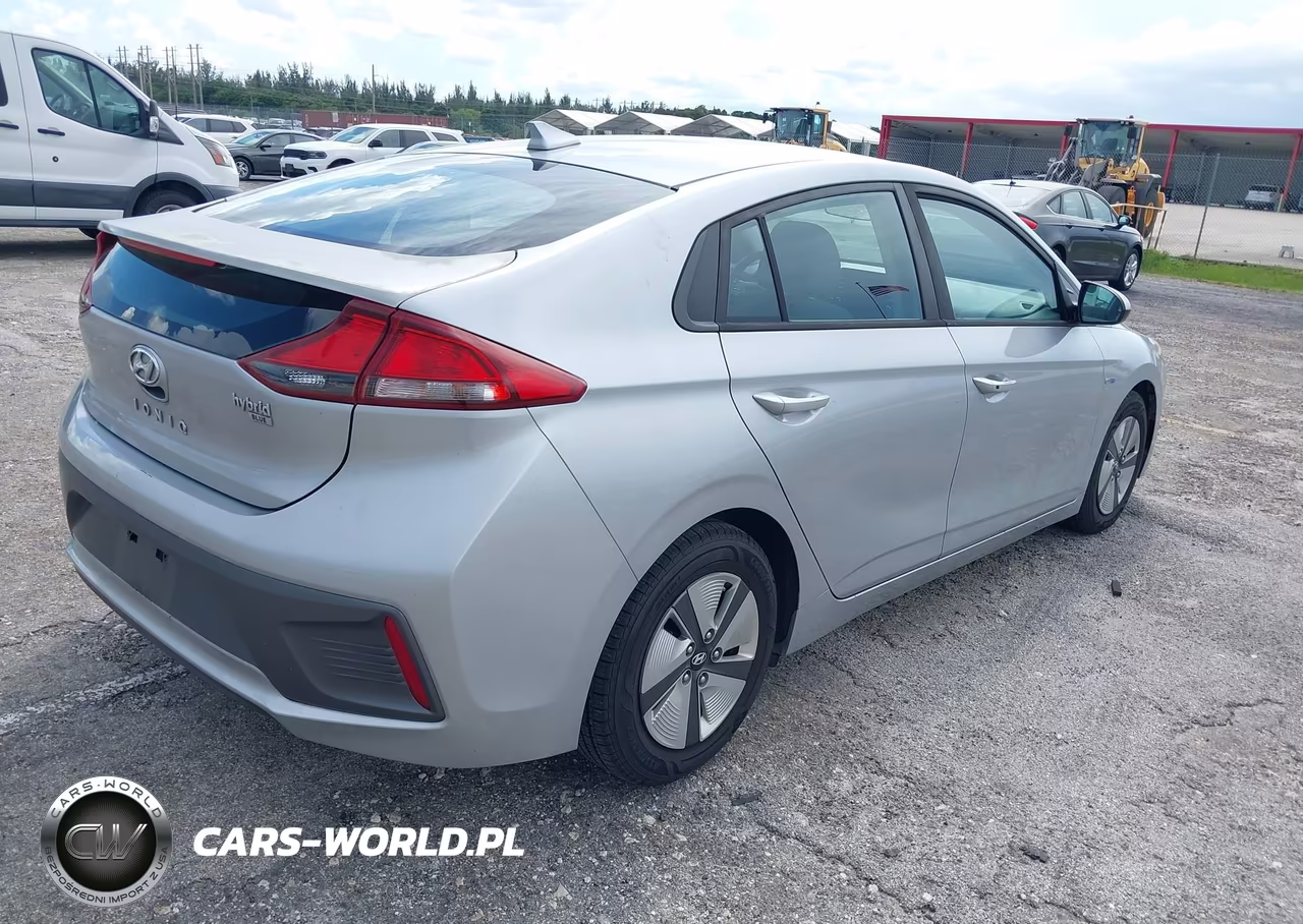 2020 Hyundai Ioniq Hybrid Blue VIN:KMHC65LC8LU218131 - 4