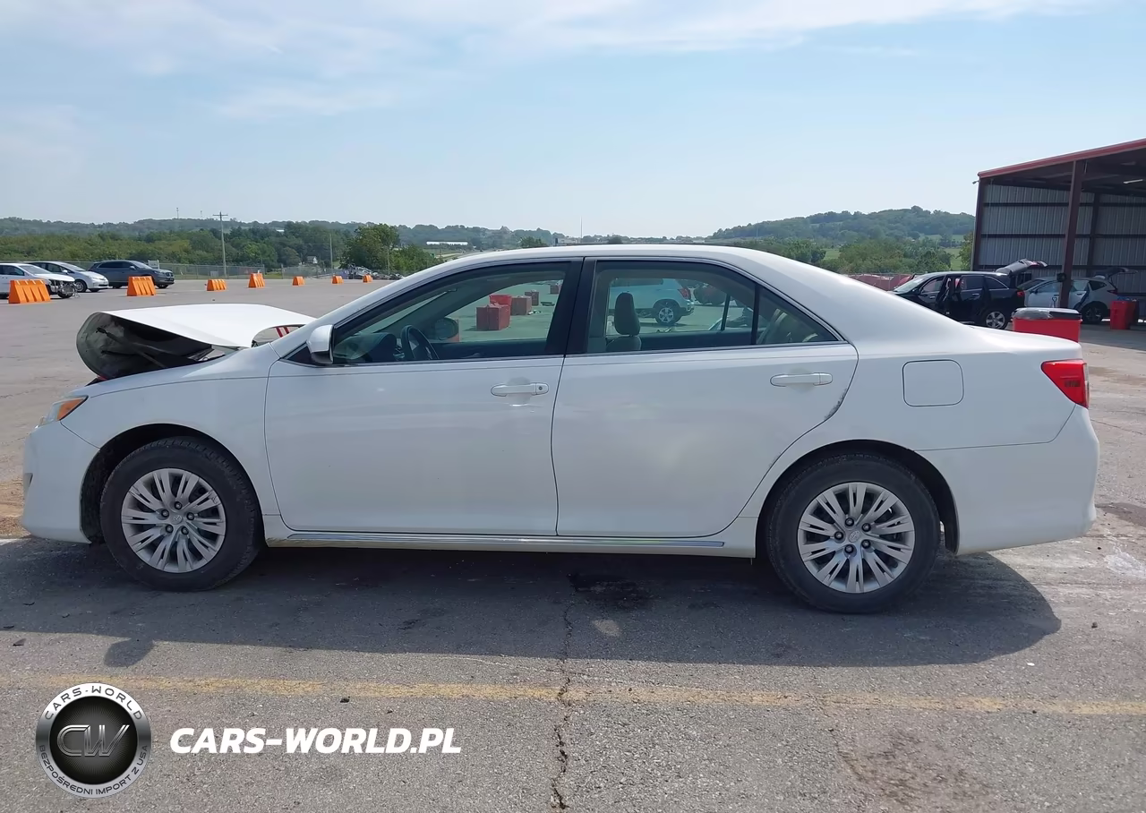 2014 Toyota Camry Le VIN:4T4BF1FK4ER380175 - 14