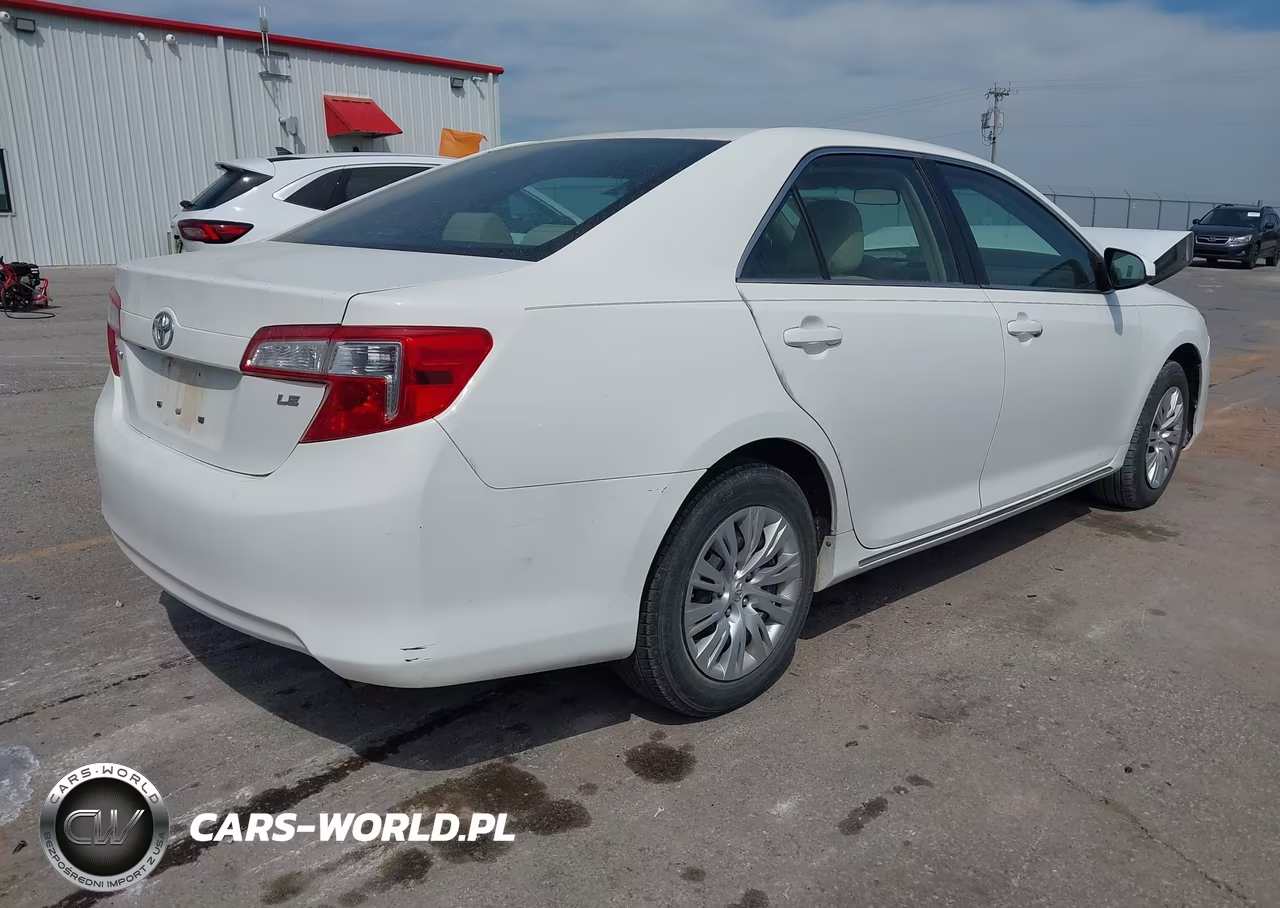 2014 Toyota Camry Le VIN:4T4BF1FK4ER380175 - 4