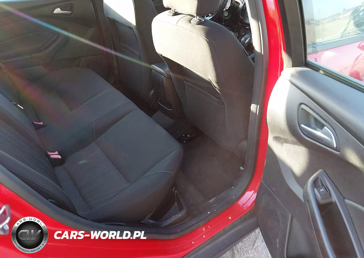 2017 Ford Focus Se VIN:1FADP3F24HL226176 - 8