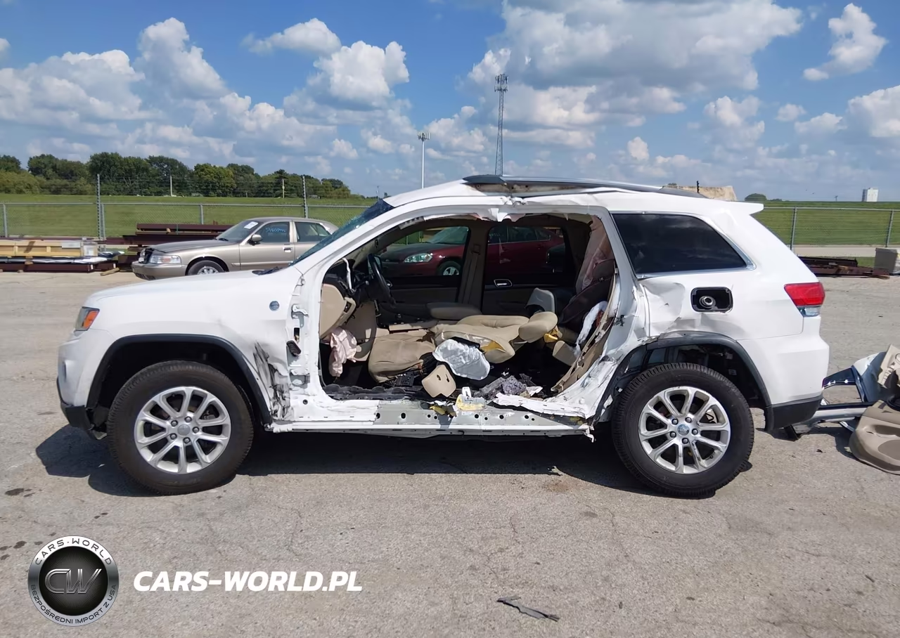 2015 Jeep Grand Cherokee Laredo VIN:1C4RJFAG9FC827859 - 14