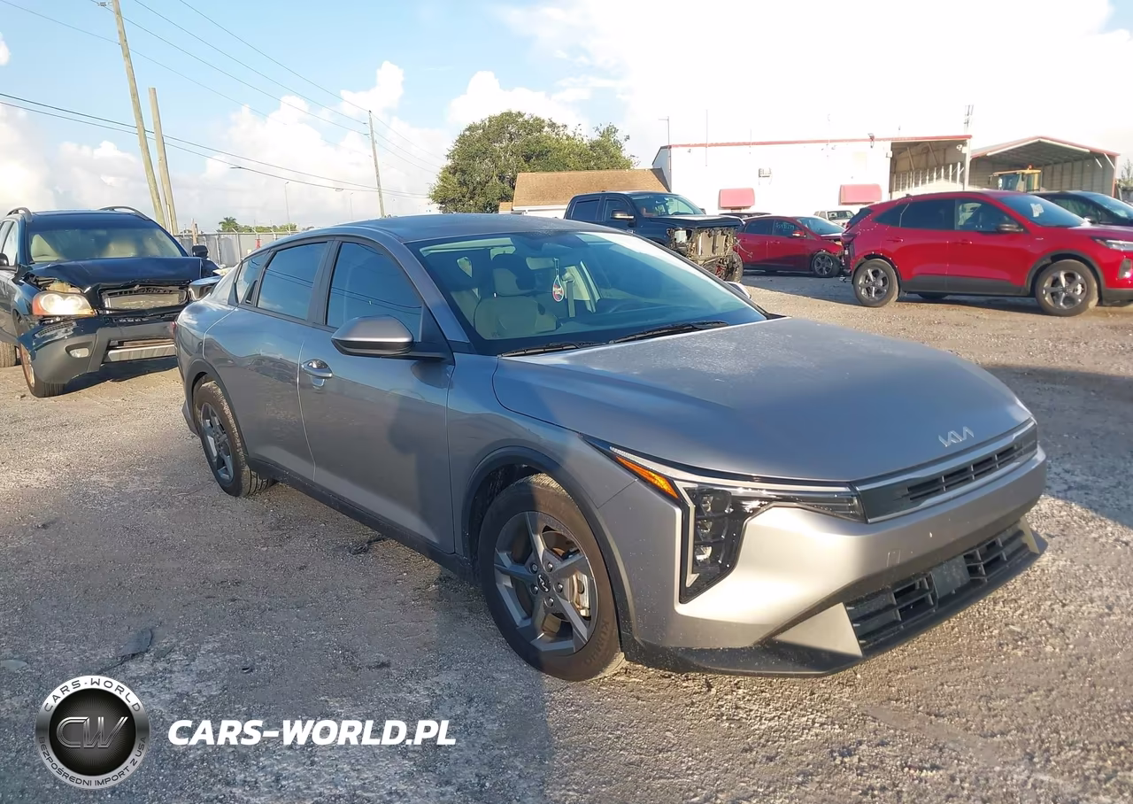 2025 Kia K4 Lxs