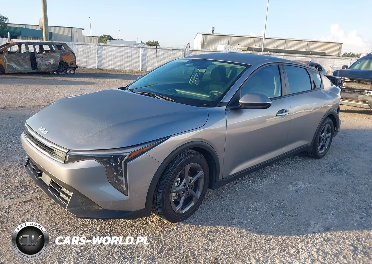 2025 Kia K4 Lxs VIN:3KPFT4DE4SE152047 - 2