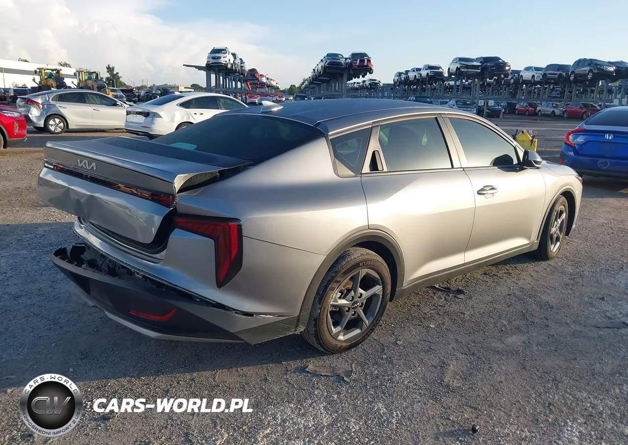 2025 Kia K4 Lxs VIN:3KPFT4DE4SE152047 - 4
