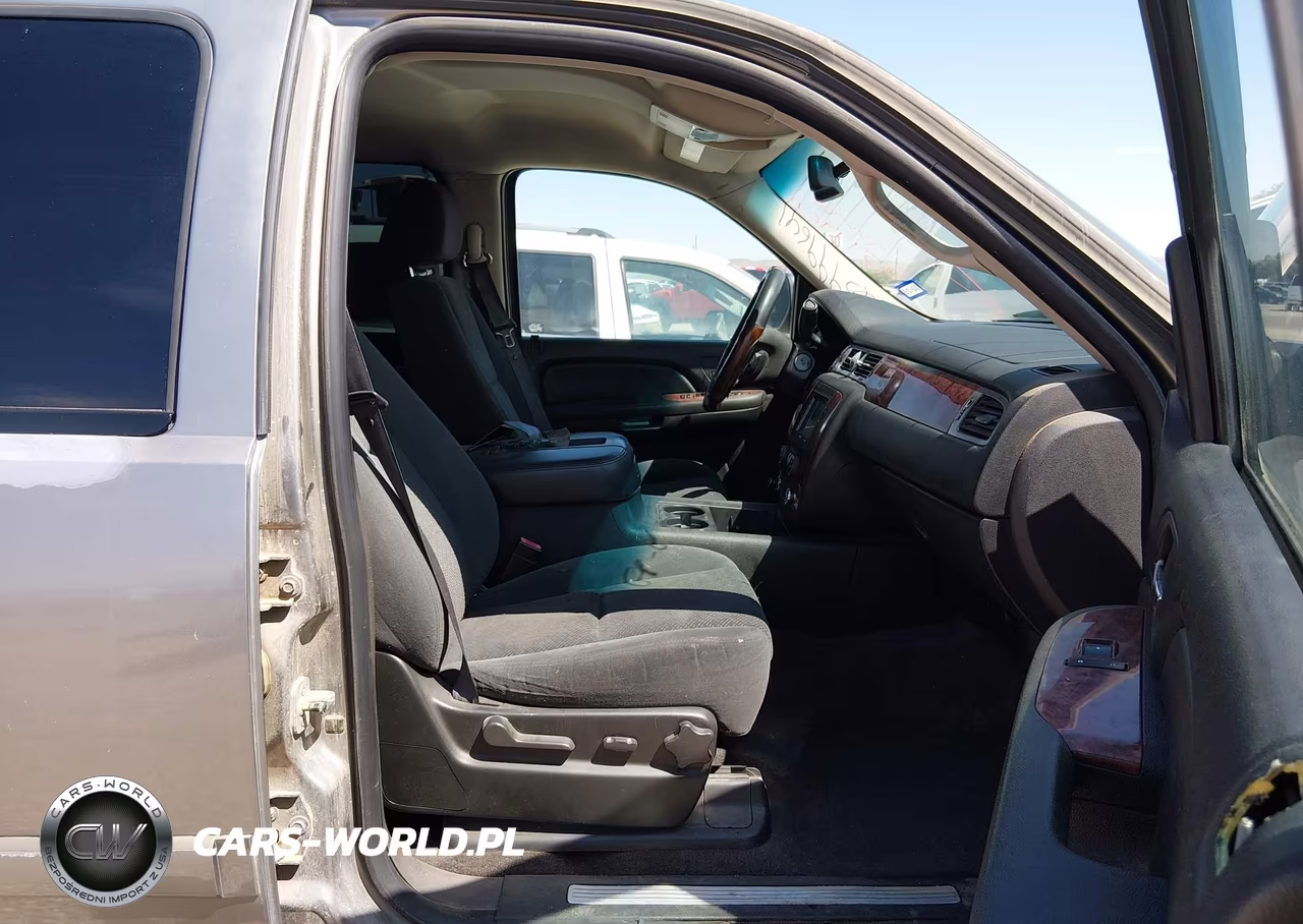 2008 Chevrolet Tahoe Lt VIN:1GNFK130X8J219695 - 5