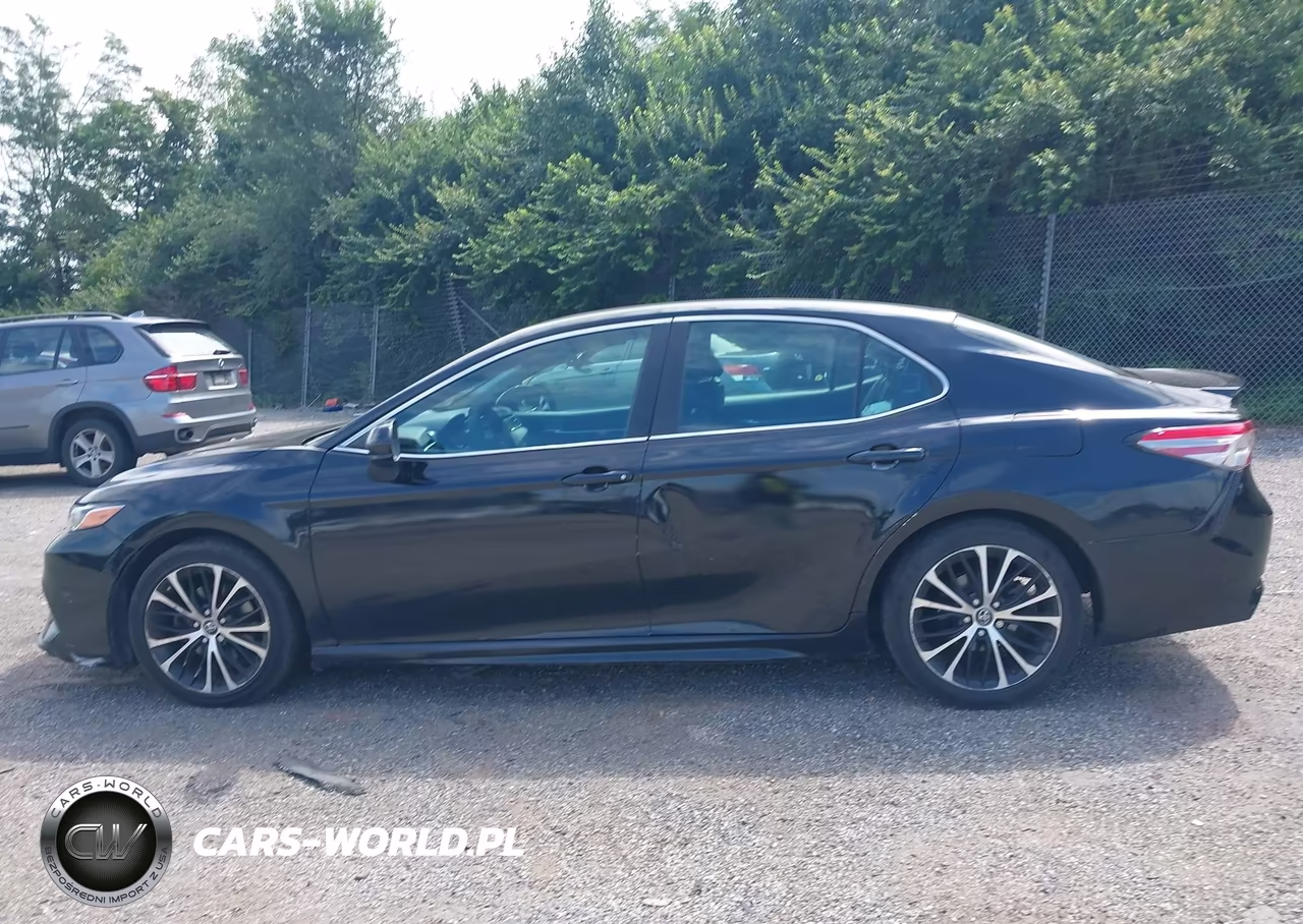 2018 Toyota Camry Se VIN:4T1B11HK0JU560575 - 15