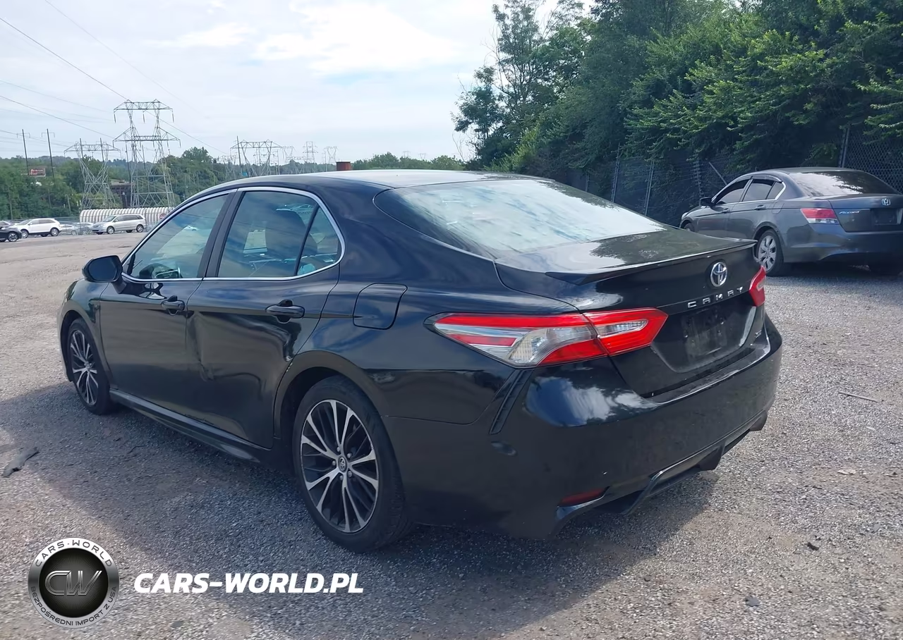 2018 Toyota Camry Se VIN:4T1B11HK0JU560575 - 3