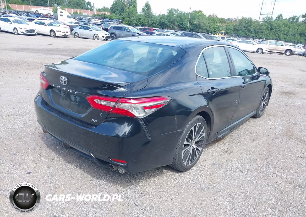 2018 Toyota Camry Se VIN:4T1B11HK0JU560575 - 4