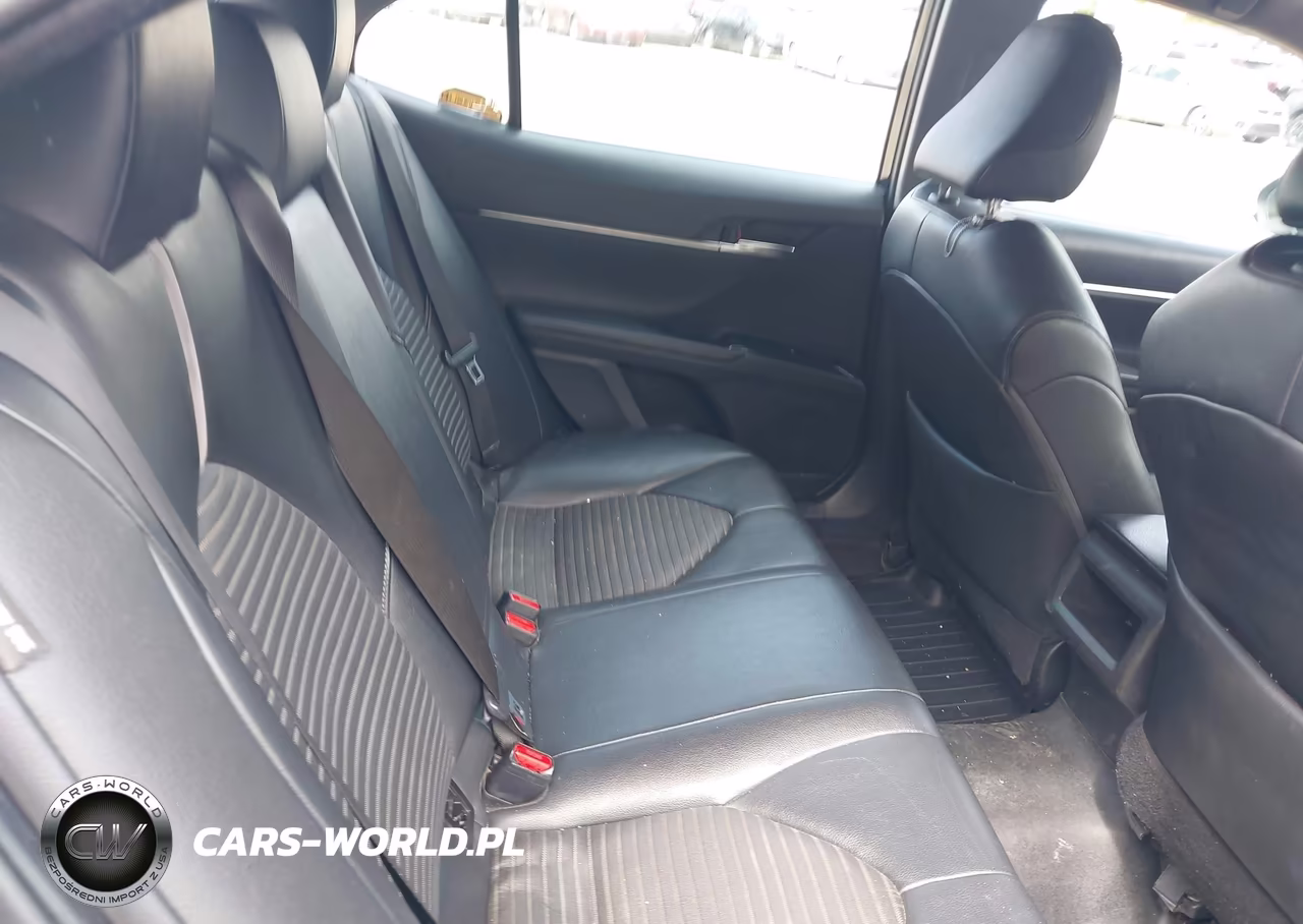 2018 Toyota Camry Se VIN:4T1B11HK0JU560575 - 8