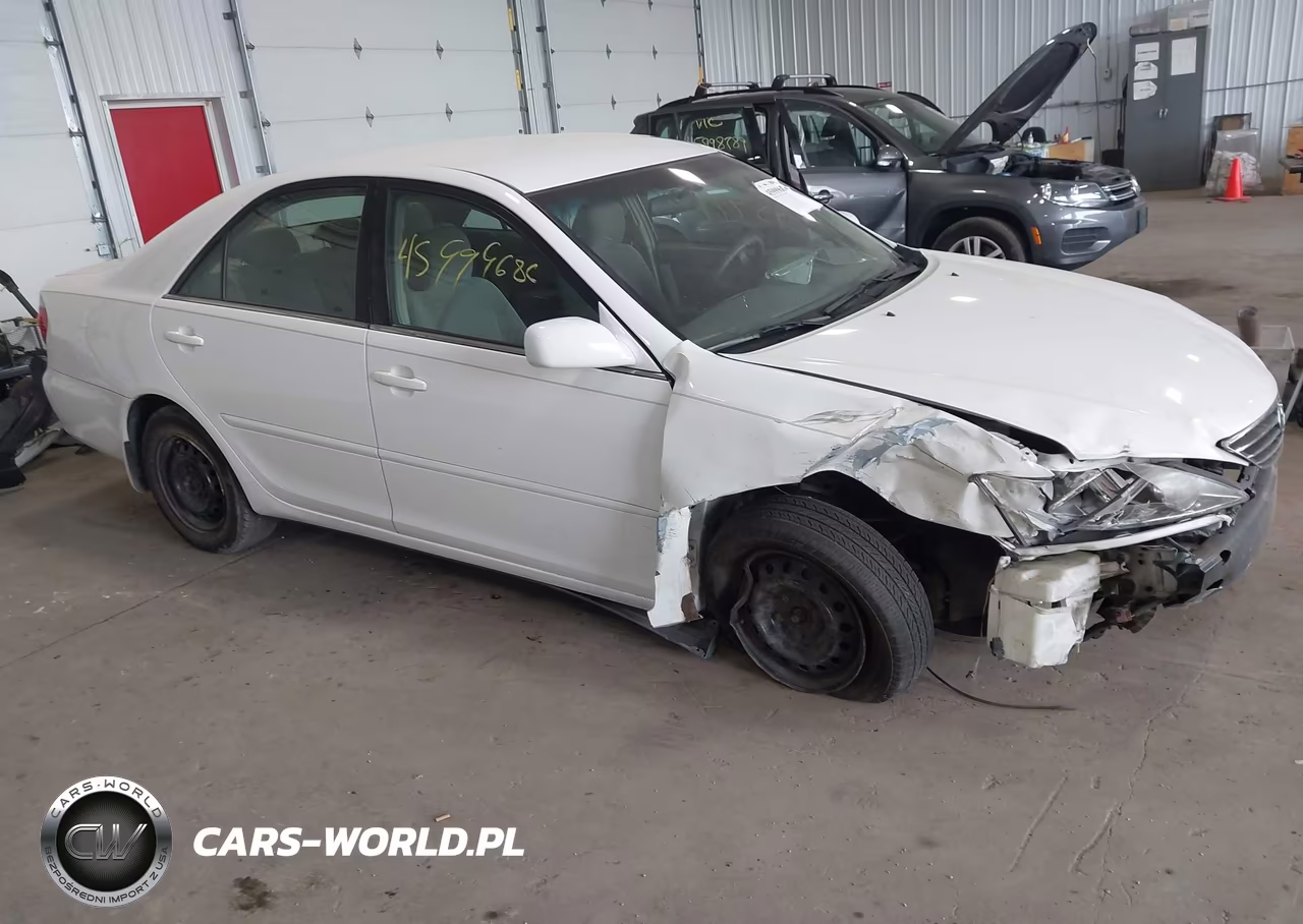 2005 Toyota Camry Le – zdjęcie 1 z 16