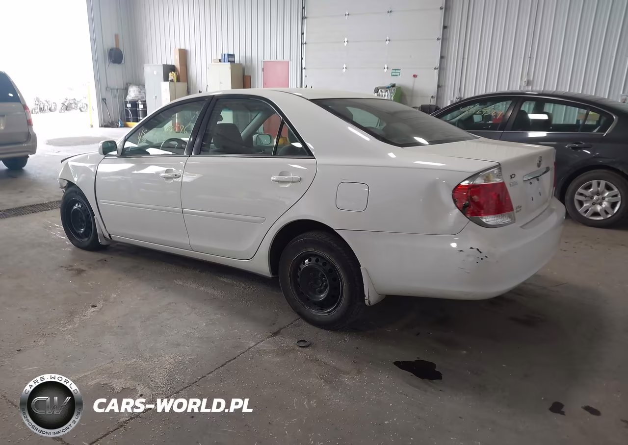 2005 Toyota Camry Le VIN:4T1BE32K15U613671 - 3