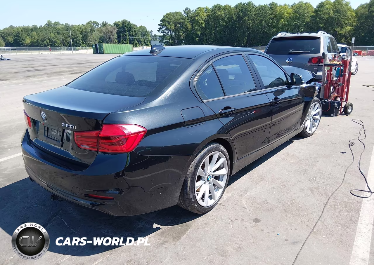 2018 BMW 320I VIN:WBA8A9C53JAD26933 - 4