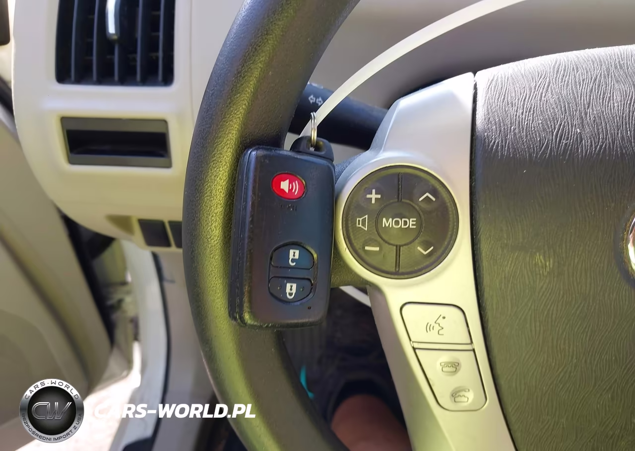 2013 Toyota Prius V Three VIN:JTDZN3EU8D3244831 - 11