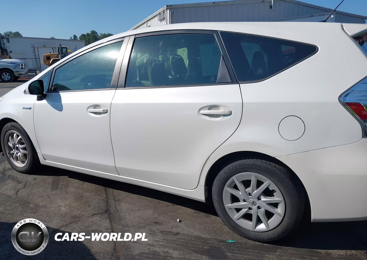 2013 Toyota Prius V Three VIN:JTDZN3EU8D3244831 - 14