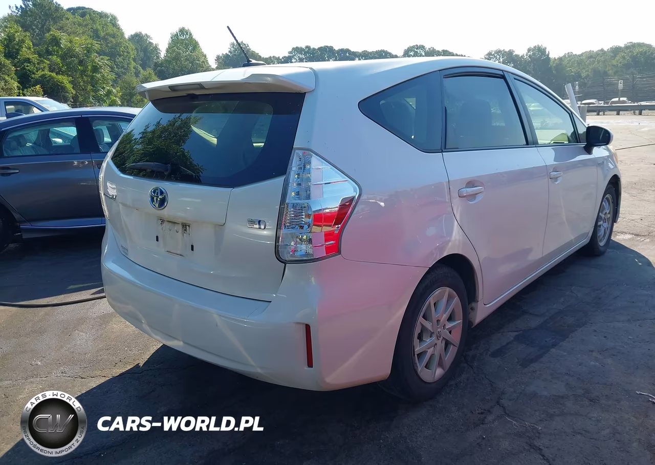 2013 Toyota Prius V Three VIN:JTDZN3EU8D3244831 - 4