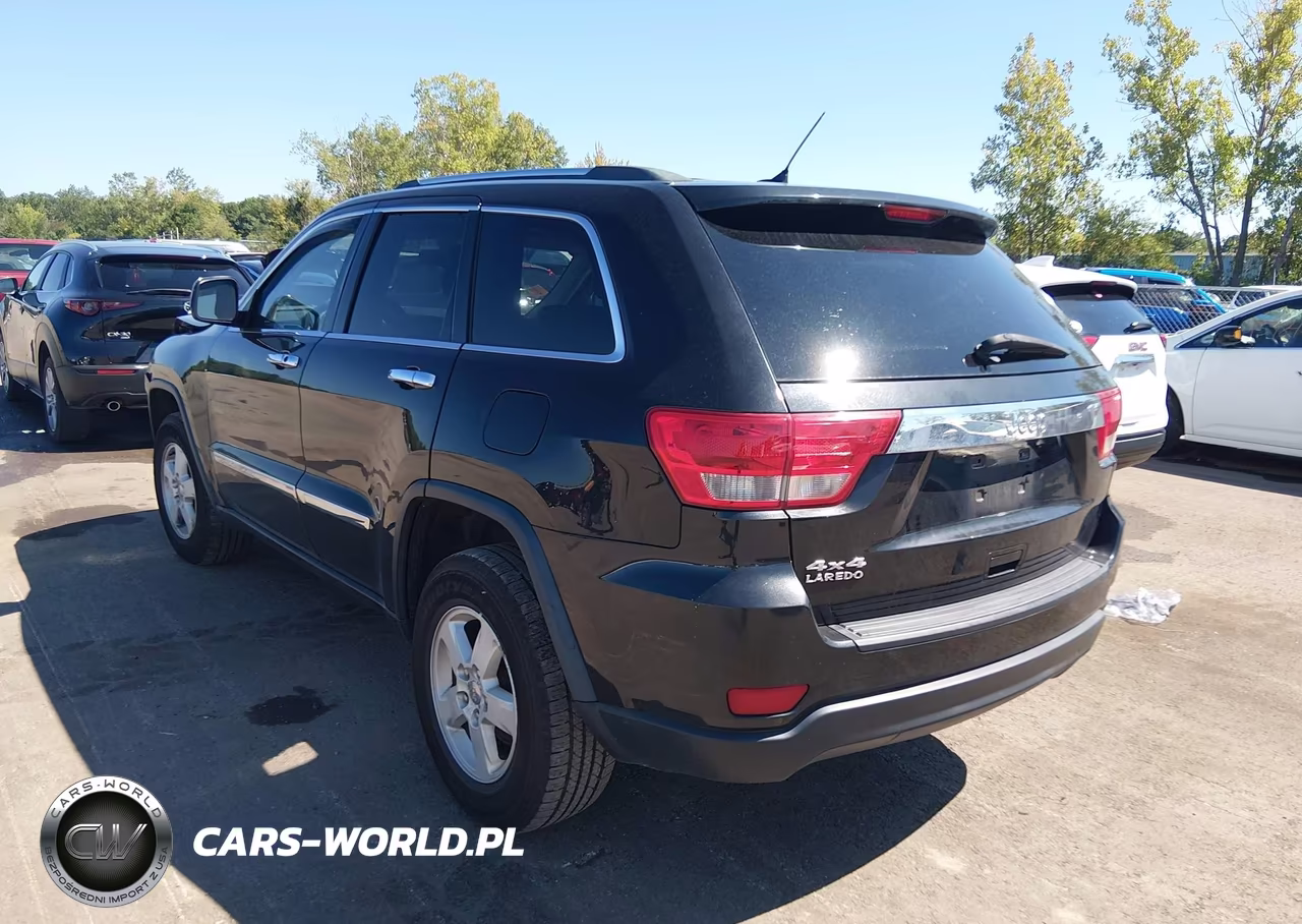 2013 Jeep Grand Cherokee Laredo VIN:1C4RJFAG3DC548968 - 3