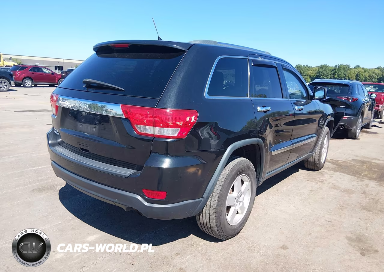 2013 Jeep Grand Cherokee Laredo VIN:1C4RJFAG3DC548968 - 4