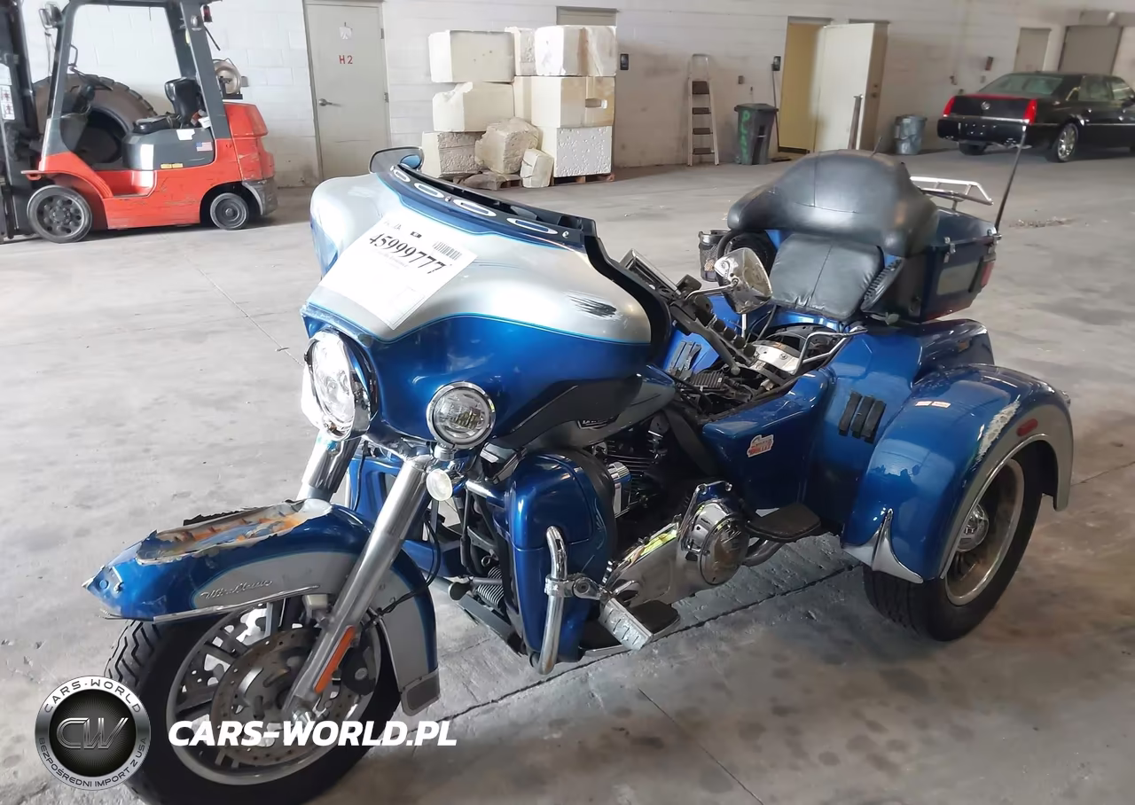 2010 Harley-Davidson Flhtcutg VIN:1HD1MAM1XAB850482 - 13