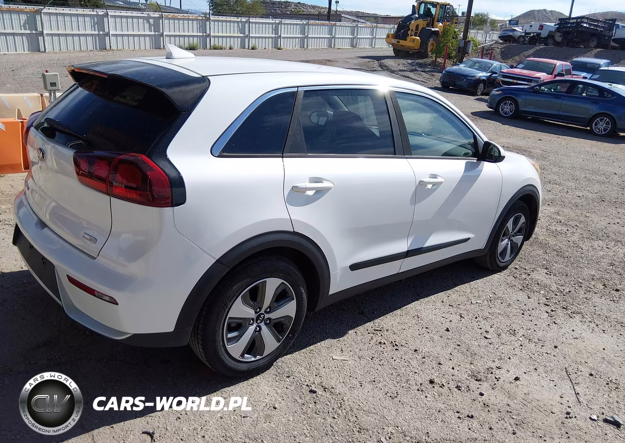 2018 Kia Niro Fe VIN:KNDCB3LC0J5132999 - 4