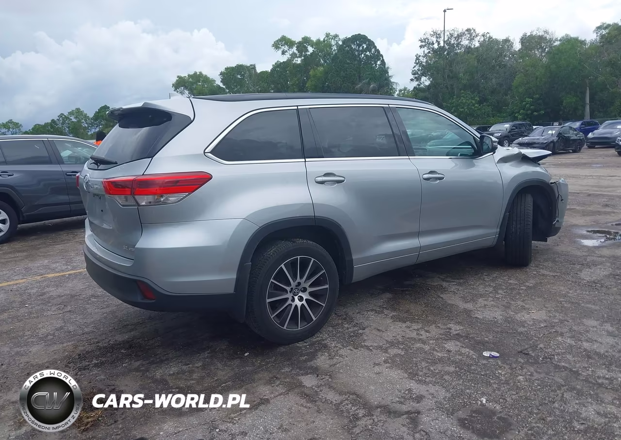2017 Toyota Highlander Se VIN:5TDJZRFHXHS371395 - 4