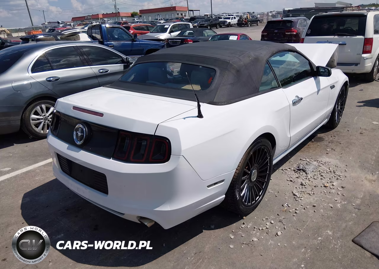2014 Ford Mustang V6 VIN:1ZVBP8EM6E5281615 - 4