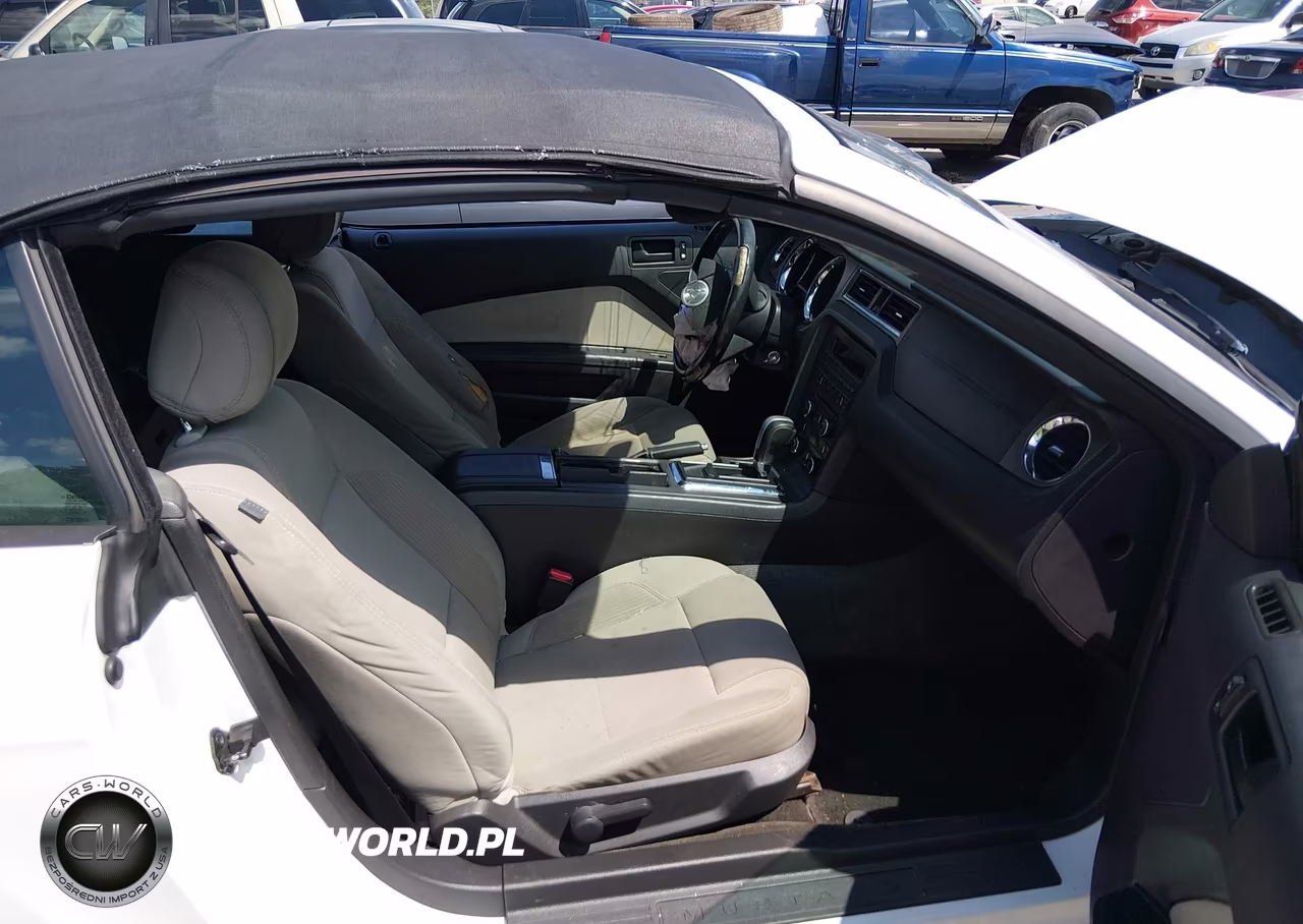 2014 Ford Mustang V6 VIN:1ZVBP8EM6E5281615 - 5