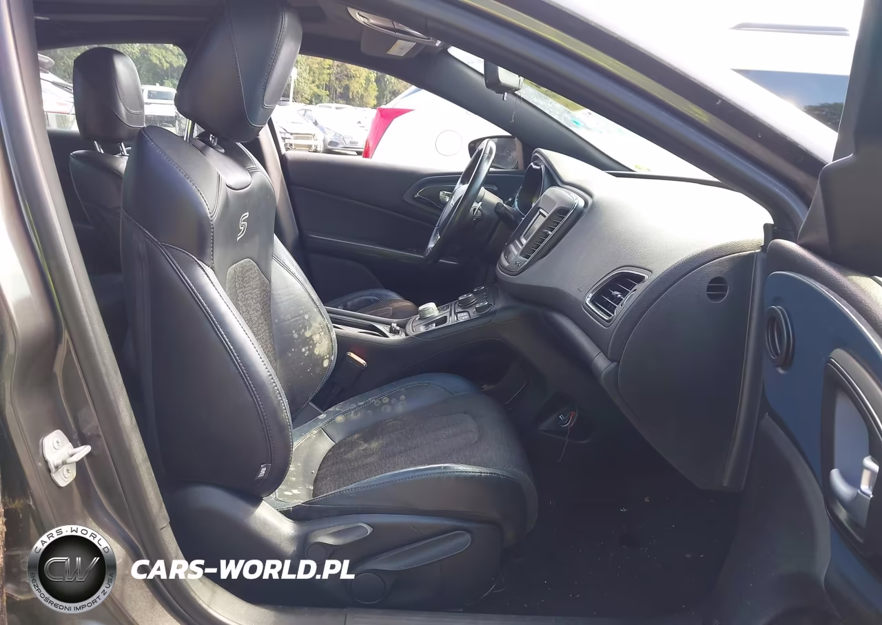 2015 Chrysler 200 S VIN:1C3CCCBG5FN569782 - 5