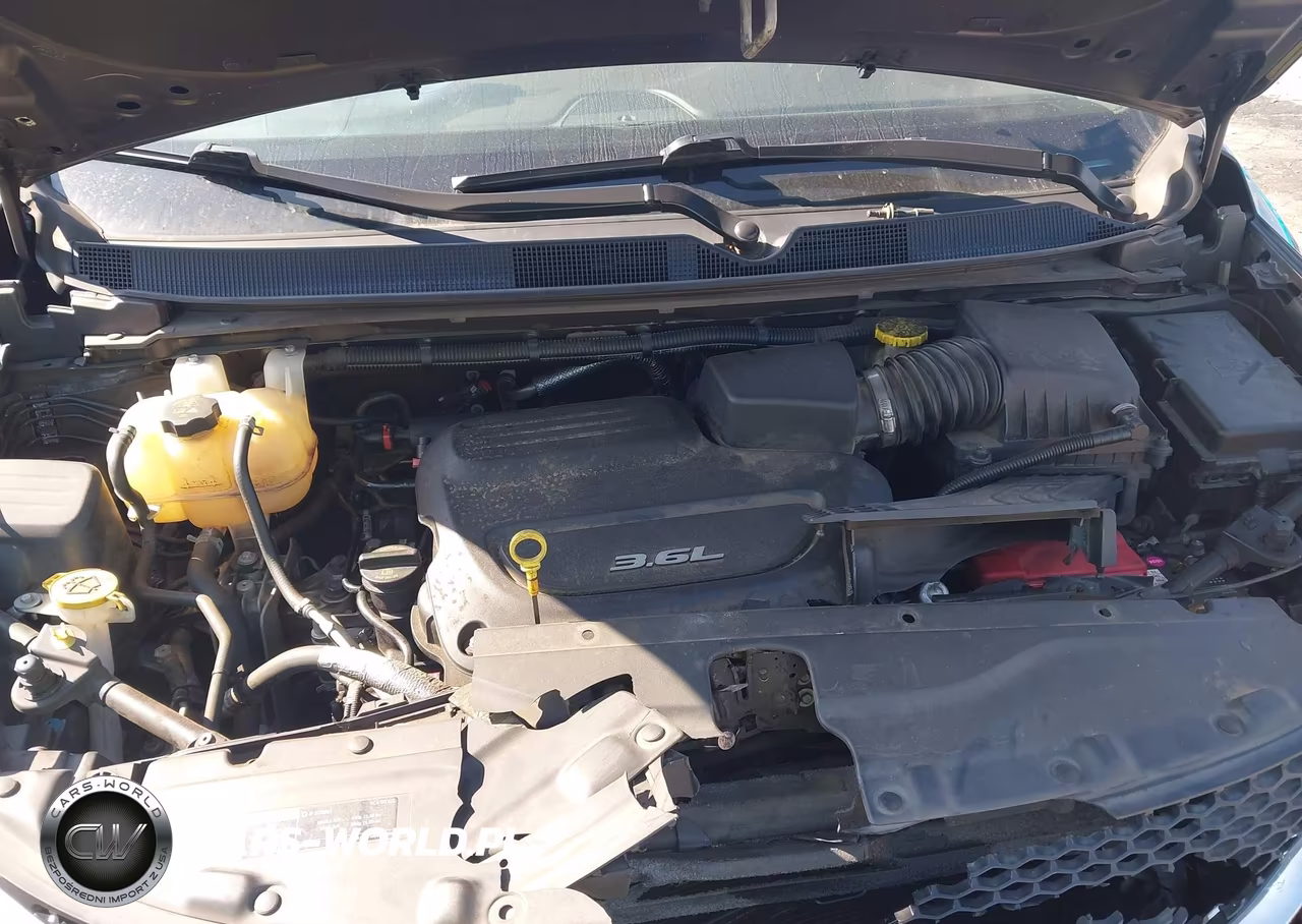 2018 Chrysler Pacifica Touring L Plus VIN:2C4RC1EG6JR289628 - 10