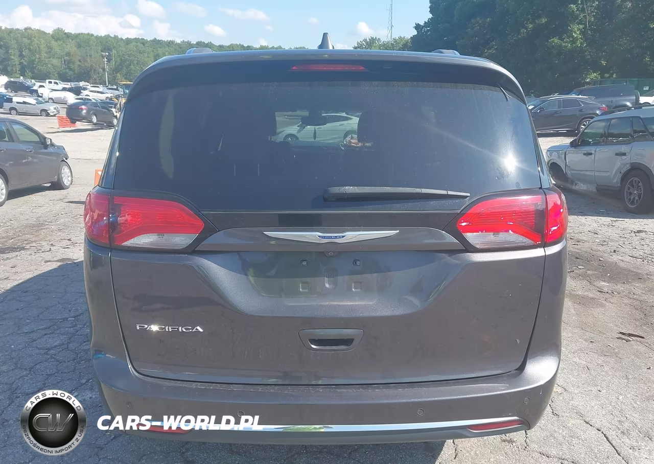 2018 Chrysler Pacifica Touring L Plus VIN:2C4RC1EG6JR289628 - 15