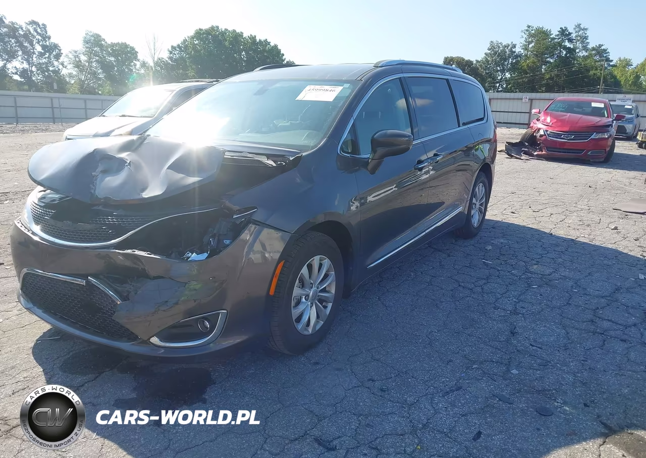 2018 Chrysler Pacifica Touring L Plus VIN:2C4RC1EG6JR289628 - 2