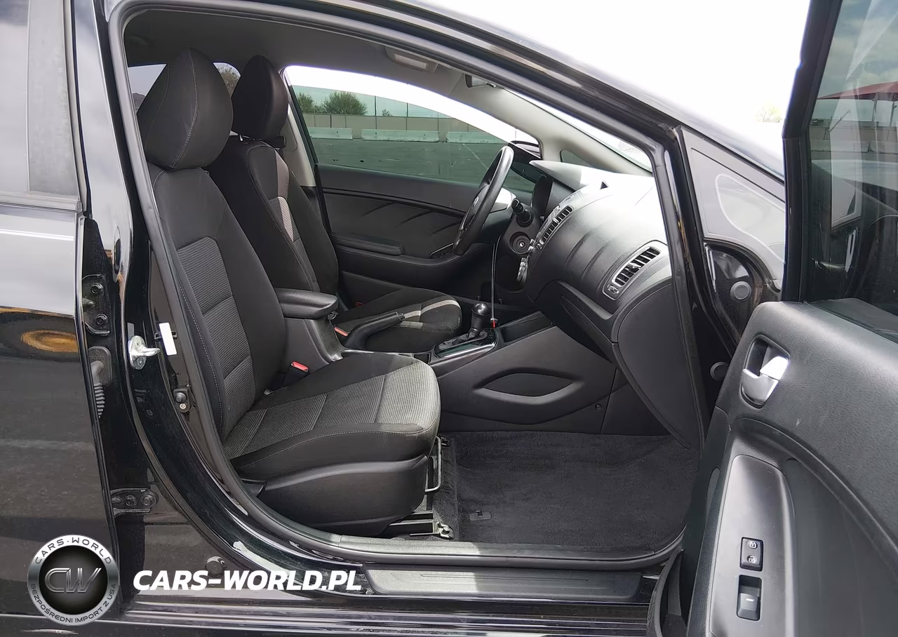 2018 Kia Forte Lx VIN:3KPFK4A77JE166001 - 5