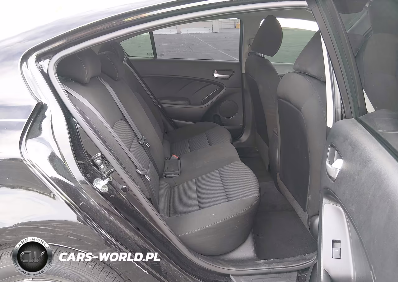 2018 Kia Forte Lx VIN:3KPFK4A77JE166001 - 8