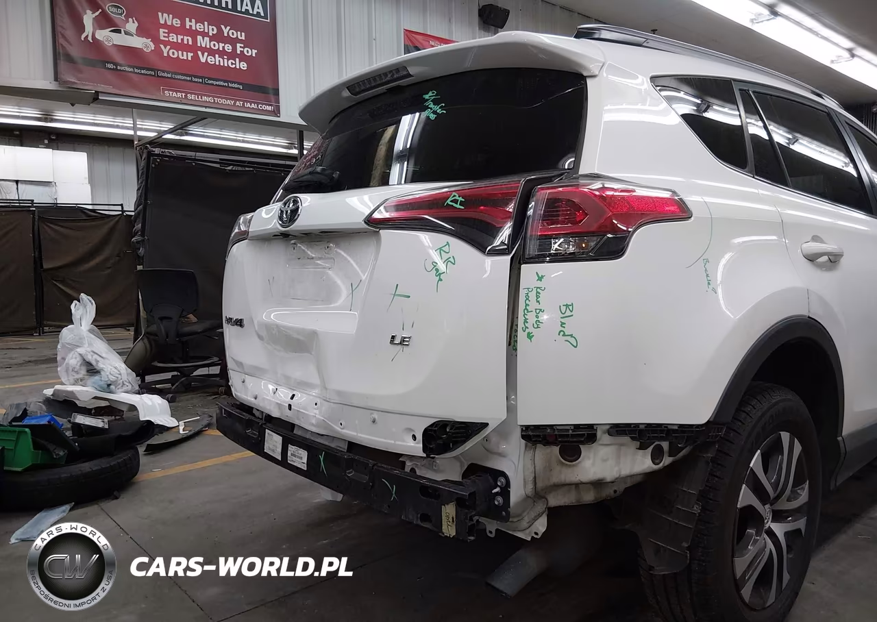 2018 Toyota Rav4 Le VIN:JTMZFREV5JJ188573 - 17