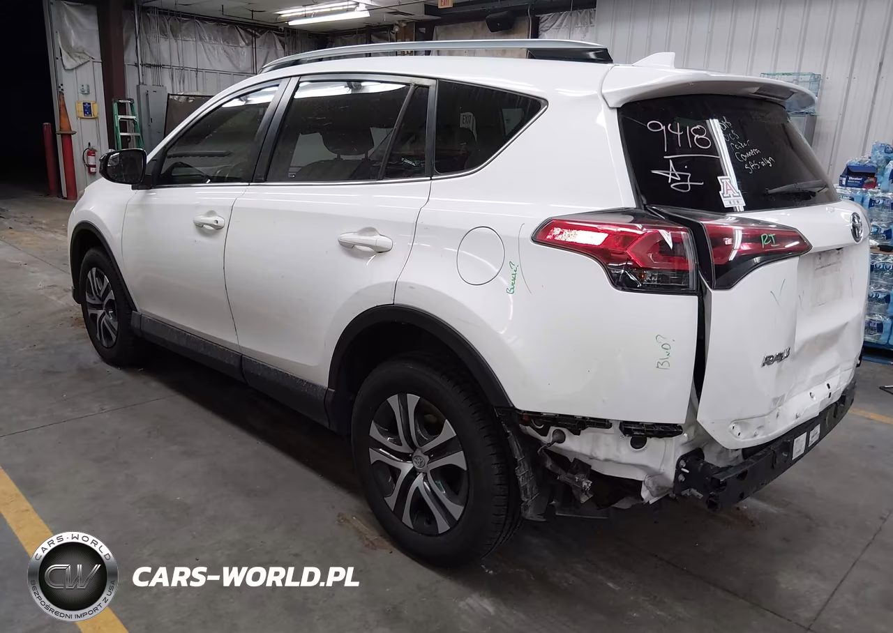 2018 Toyota Rav4 Le VIN:JTMZFREV5JJ188573 - 3