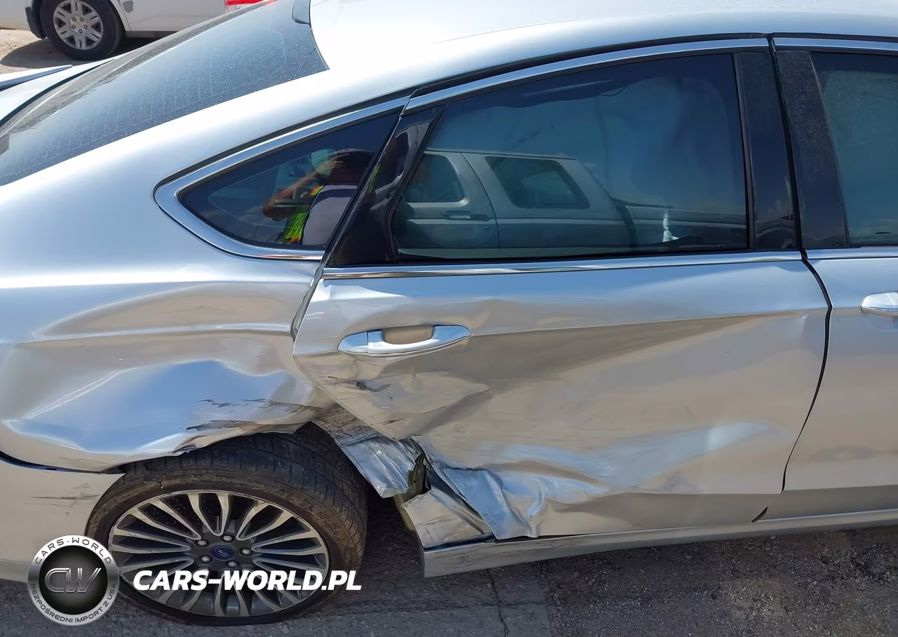 2017 Ford Fusion Hybrid Titanium VIN:3FA6P0RU4HR188146 - 17