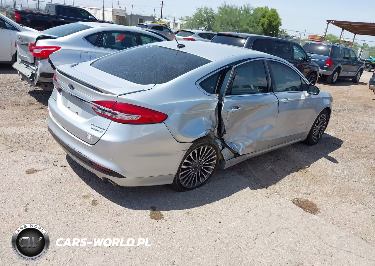 2017 Ford Fusion Hybrid Titanium VIN:3FA6P0RU4HR188146 - 4