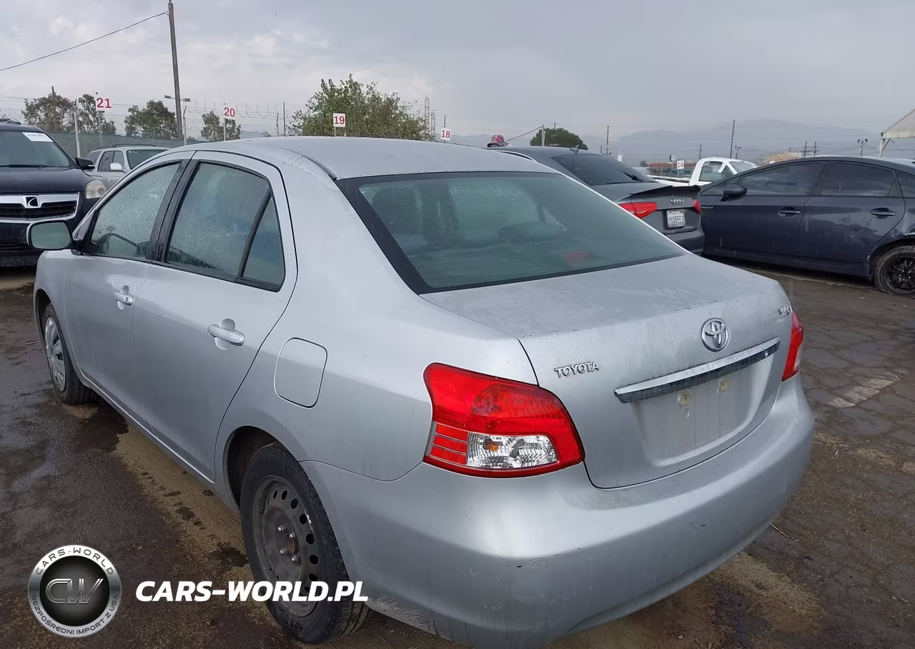 2010 Toyota Yaris VIN:JTDBT4K32A4068597 - 3