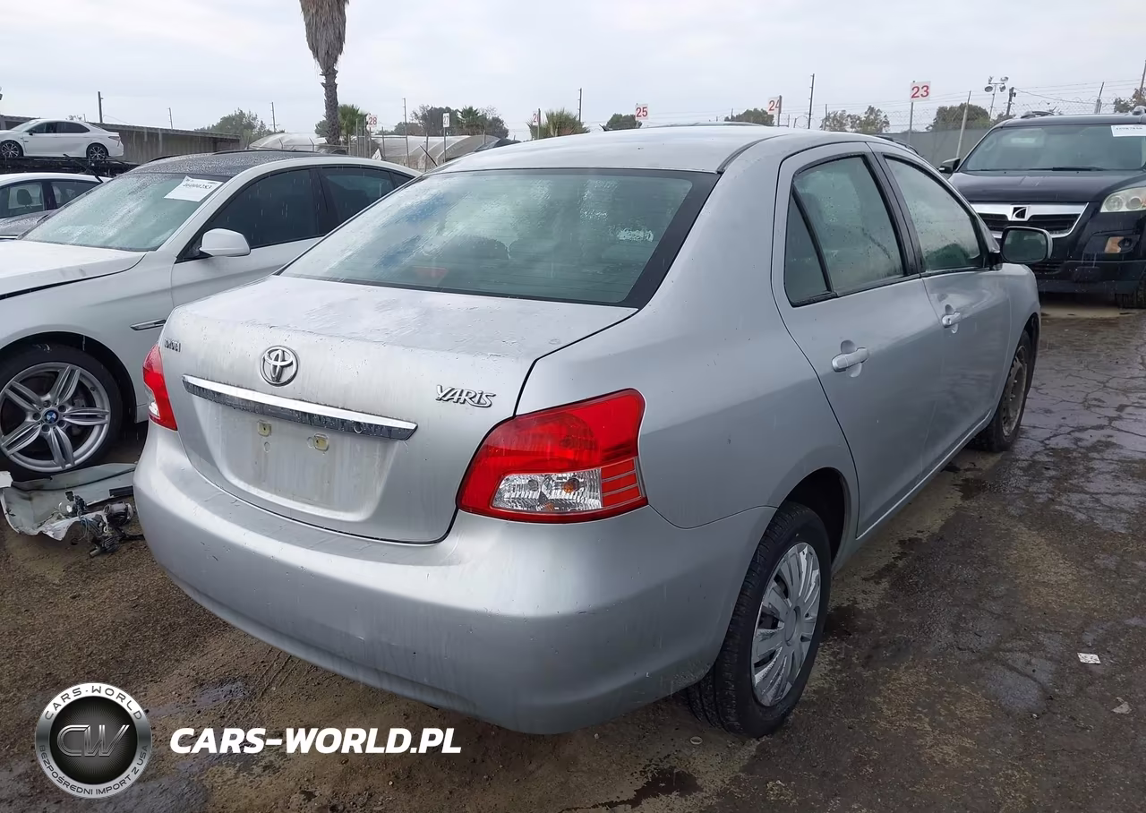 2010 Toyota Yaris VIN:JTDBT4K32A4068597 - 4