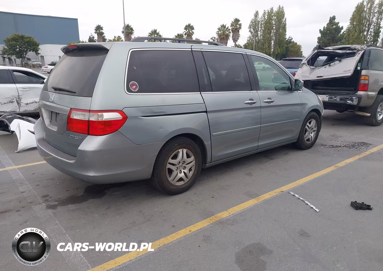 2005 Honda Odyssey Ex VIN:5FNRL38475B041855 - 4