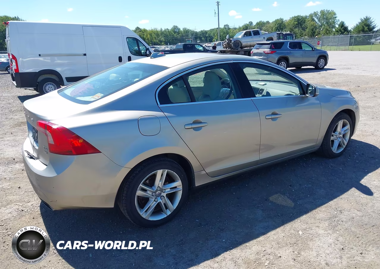 2015 Volvo S60 T5 Premier VIN:YV1612TK9F2365266 - 4