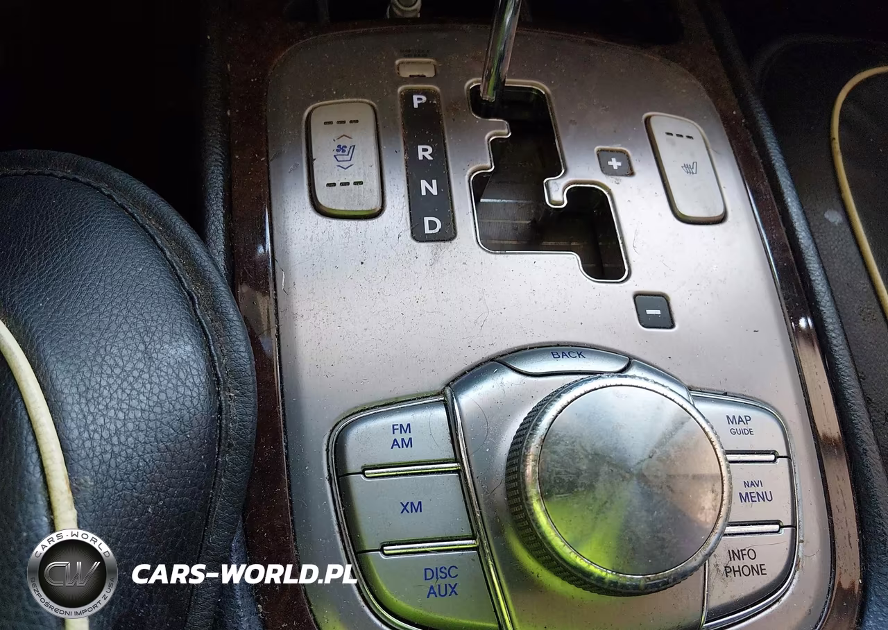 2012 Hyundai Genesis 3.8 VIN:KMHGC4DD9CU211183 - 16