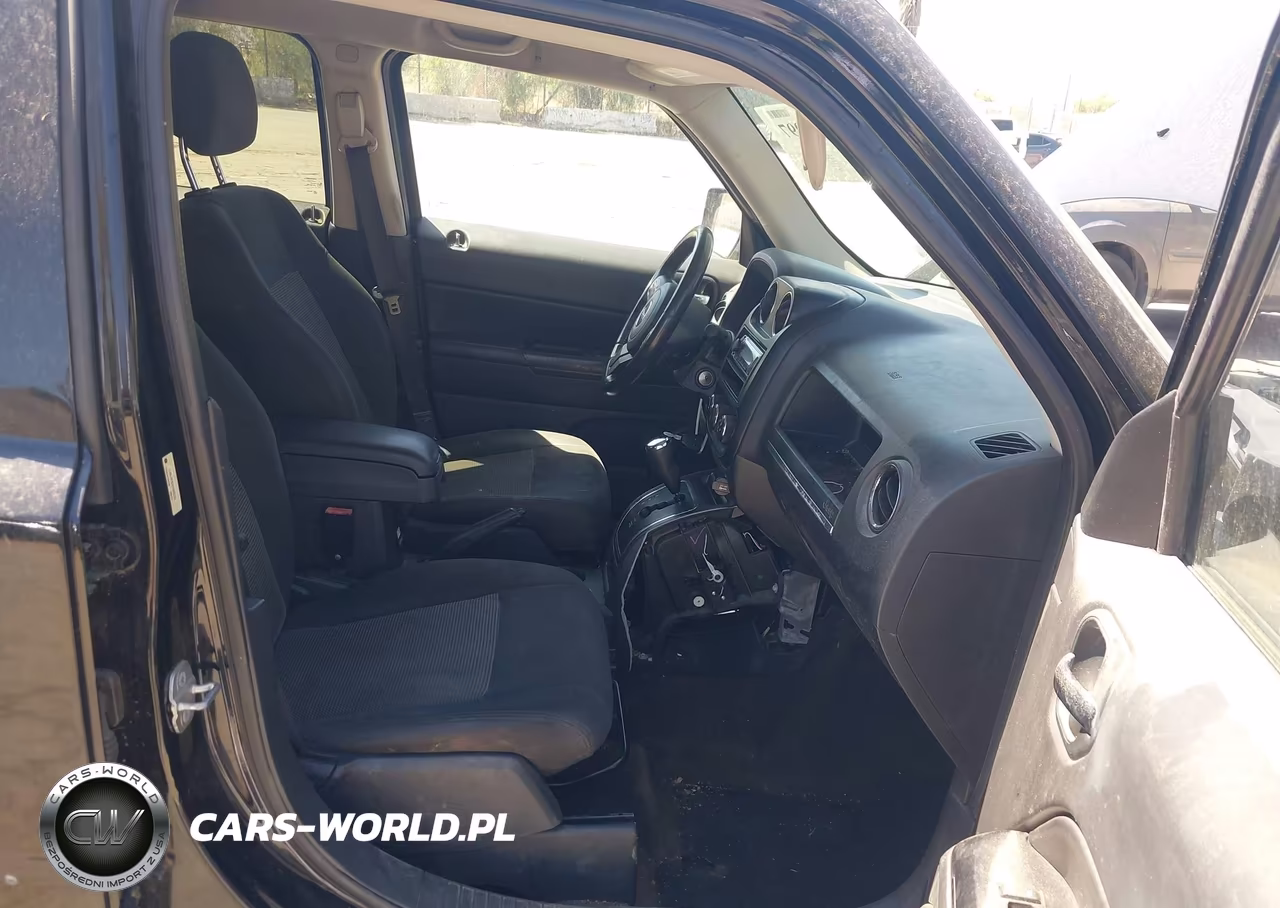 2014 Jeep Patriot Latitude VIN:1C4NJRFB2ED659293 - 5