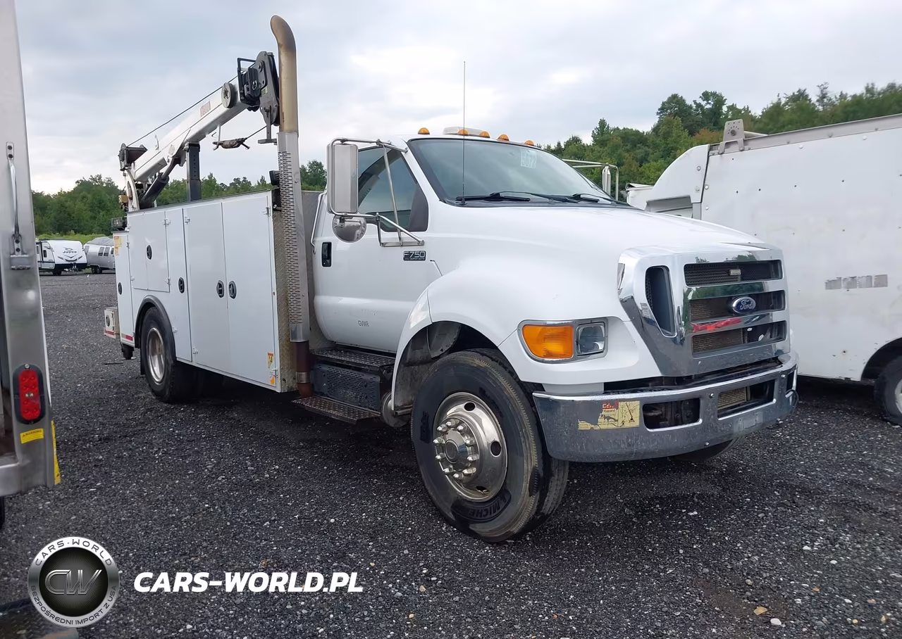 2013 Ford F-750 Xl-Xlt