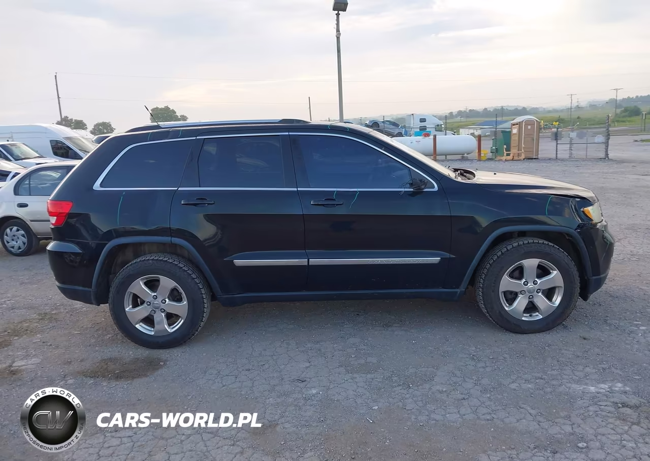 2013 Jeep Grand Cherokee Laredo VIN:1C4RJFAG6DC518380 - 13