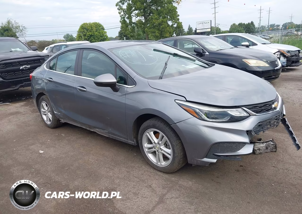 2018 Chevrolet Cruze Lt Auto – zdjęcie 1 z 17